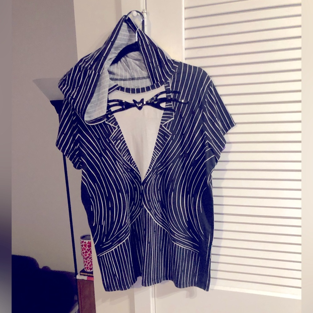 Used 3XL Disney Jack Skellington Hood Shirt Tim Burton’s Nightmare Before Xmas - Picture 2 of 8